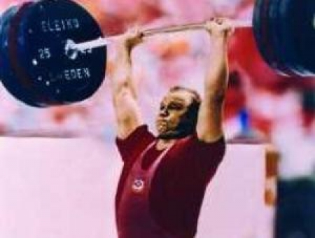 Зайцев принес Казахстану массу наград в тяжелой атлетике