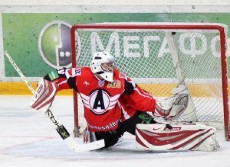 В ворота хозяев влетело всего две шайбы