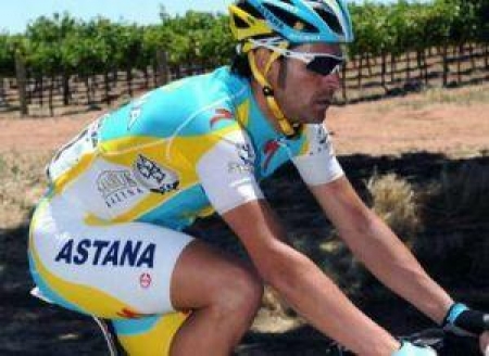 Победитель «Тур де Франс-2006» Оскар Перейро в новой форме «Астаны»