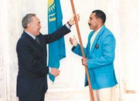 Просмлавленный казахстанец вместе с президентом Республики