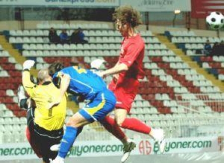 В дебютной встрече Андрей Сидельников пропустил один гол