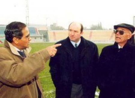 Михаил Гурман (в центре) готов претворить в жизнь новые идеи на благо отечественного футбола