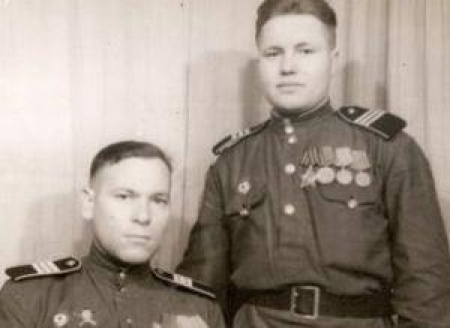 Владимир Гржибко (на снимке слева) защищал Родину в годы Великой Отечественной войны, а в мирное время внес неоценимый вклад в развитие легкой атлетики Казахстана 