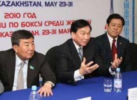 Родные стены помогут нашим боксершам