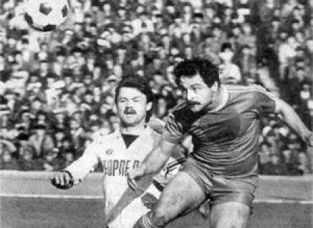 Невысокий Пеха перепрыгивал рослых защитников