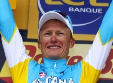 <strong>Александр Винокуров выиграл тринадцатый этап «Тур де Франс»</strong>