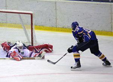 Усть-каменогорцы провели три шайбы