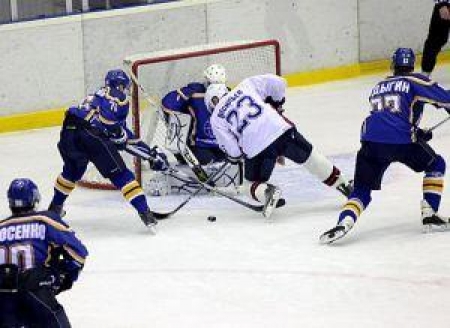 Во второй игре победу праздновали гости