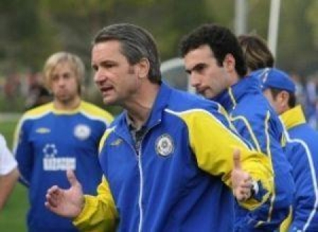 Бернд Шторк должен взять три очка