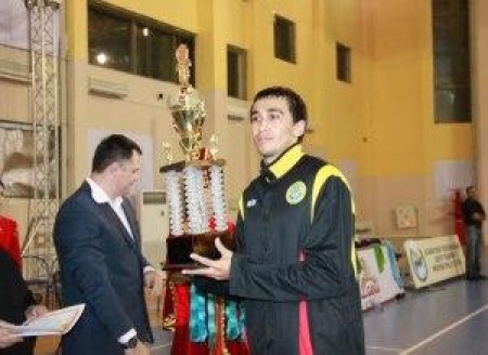 Рустам Яргалиев с Кубком Казахстана