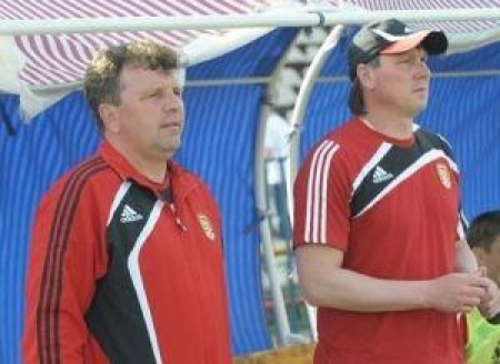 Владимир Чебурин (слева) покинул карагандинский «Шахтер»