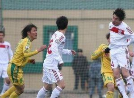 Аслан Дарабаев забил третий гол в ворота костанайцев