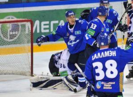 Астанчане отмечают шайбу