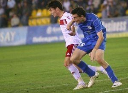 Аслан Дарабаев (слева) закрепил победу «Актобе»