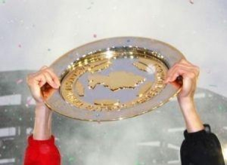 В чьих руках окажется тарелка?