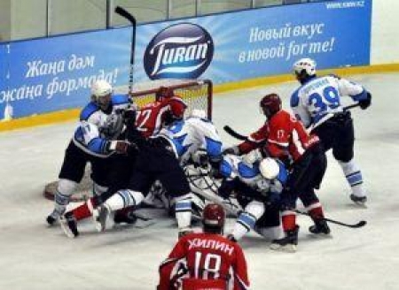 Преуспевающий в турнирной таблице хоккейный клуб близок к банкротству