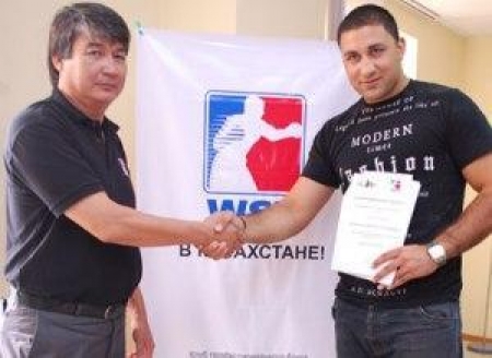 Команда Манканова начинает поход 