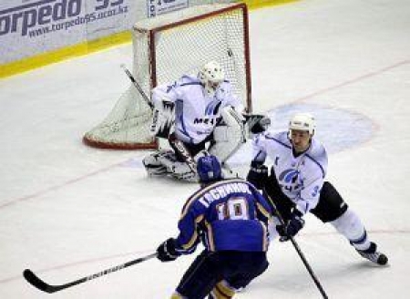 Усть-Каменогорцы продолжили победную серию