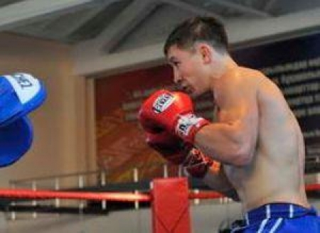 У него за плечами 19 боев, ни одного поражения при 16 нокаутах