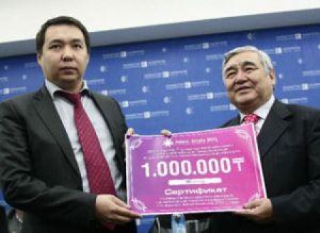 Его вместе с мастерами эстрады споет и звездный автор