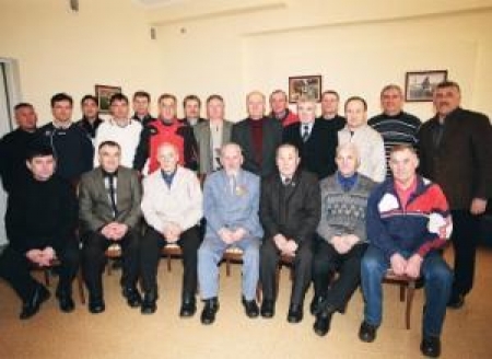 Ветераны «Шахтера» 2008 Лисицкий сидит третий слева