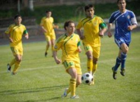 Чемпион Казахстана по футболу сыграет с лучшим клубом Узбекистана