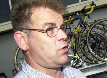 Санкер уволен