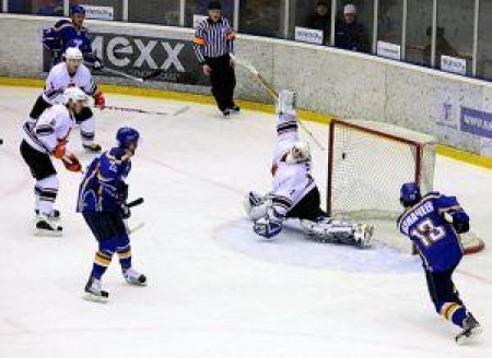 Шайба в воротах пермской команды