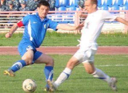 В канун Дня футбола произошла смена лидеров в чемпионате. Надолго ли?