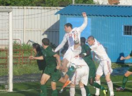 Ренат Абдулин забивает гол