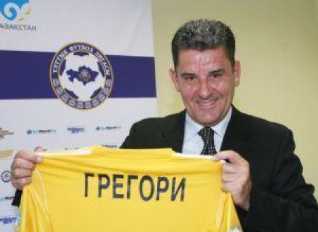 Джон Грегори раз возглавить «Кайрат»