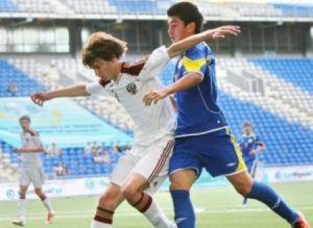 Токтар Жангылышбай (справа) на Кубке ШОС этого года