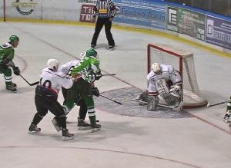 Атыраусцы во второй игре победили