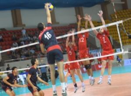 Национальные сборные по волейболу сошлись на турнире в Алматы