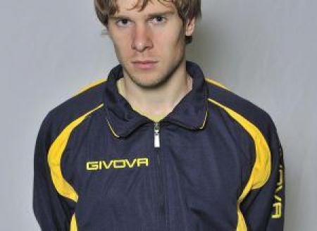 Евгений Семин продолжает выступать за родную команду