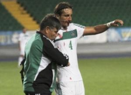 Леон Мира оправдывается через интернет