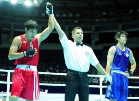 Сужанов выиграл свой поединок