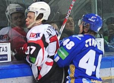 Роман Старченко провел вторую шайбу