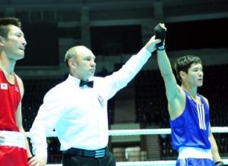 Елеусинов выиграл свой поединок