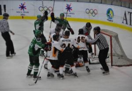 Атыраусцы лидируют в турнирной таблице