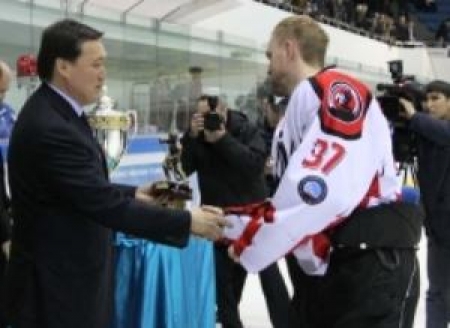 Михаил Паньшин мог оказаться в КХЛ, а остался в Казахстане