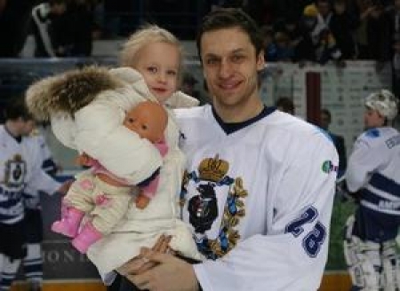 Дмитрий Дударев поиграл в России и Казахстане