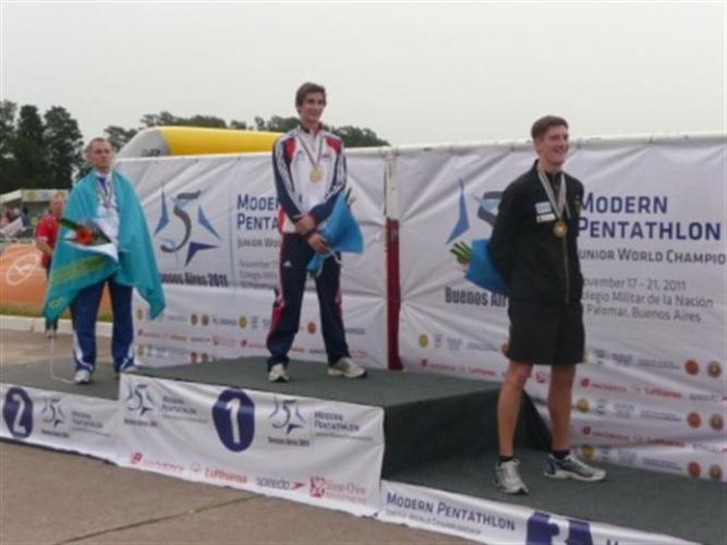 Павел Ильяшенко выиграл серебро на чемпионате мира по современному пятиборью!