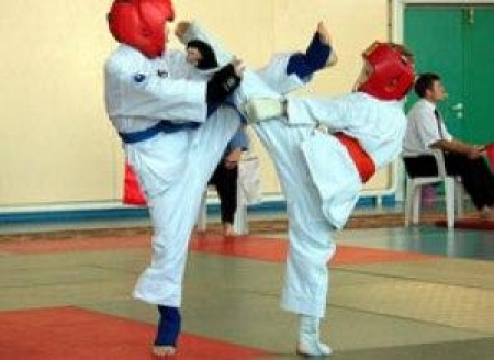 Юные каратисты поспорили на татами в Узбекистане