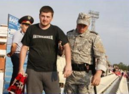 Болельщики «Актобе» накануне Нового года узнали, что бюджет их клуба будет сокращен