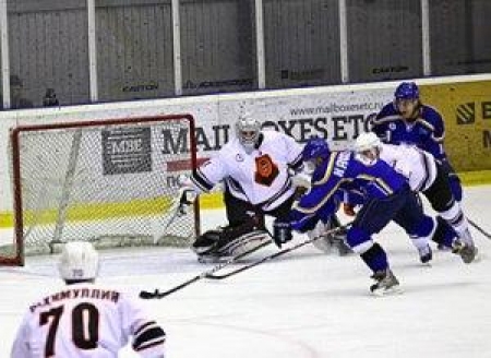 Усть-каменогорцы уступили две шайбы