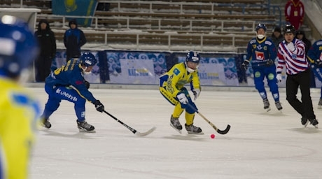 Фоторепортаж с матча ЧМ по бенди в Алматы Казахстан — Швеция 1:9