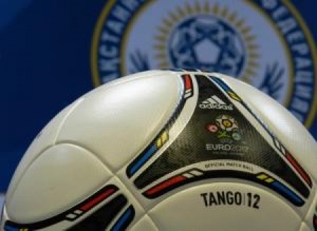 «Танго 12» — официальный мяч Чемпионата РК-2012