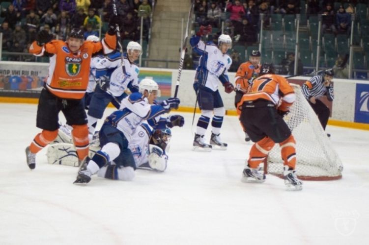Фоторепортаж с матча плей-офф ВХЛ «Ермак» — «Казцинк-Торпедо» 5:3