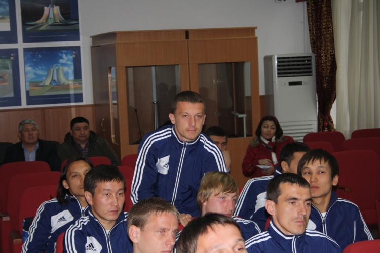 Фоторепортаж с встречи ФК «Сункар» в акимате города